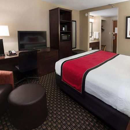 Best Western Plus Ramkota Hotel Sioux Falls Exterior photo