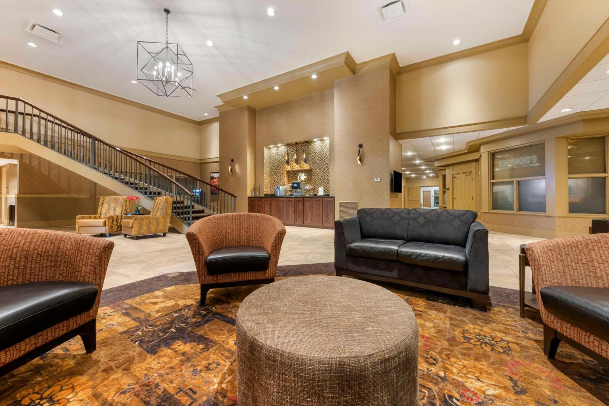Best Western Plus Ramkota Hotel Sioux Falls Exterior photo