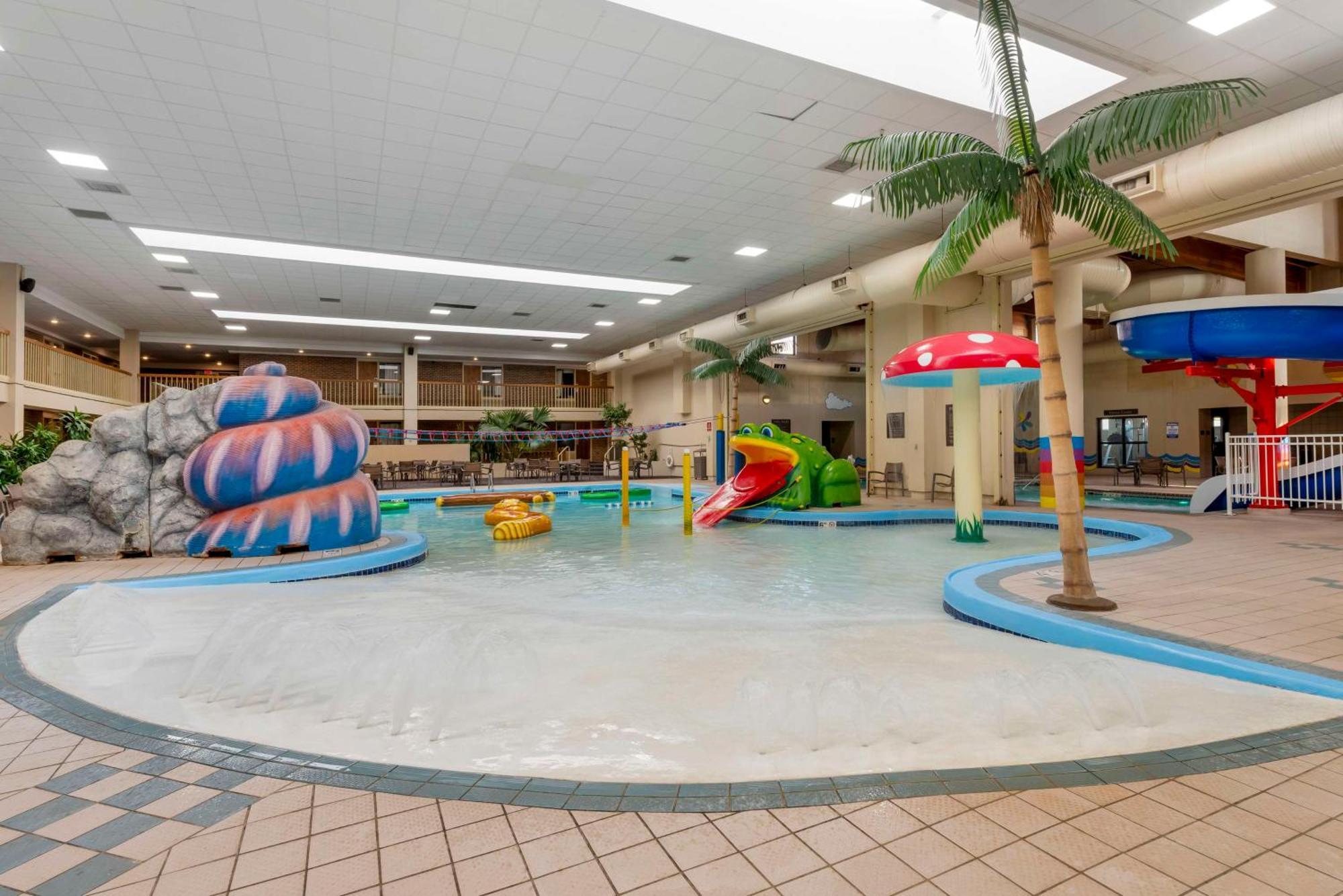 Best Western Plus Ramkota Hotel Sioux Falls Exterior photo