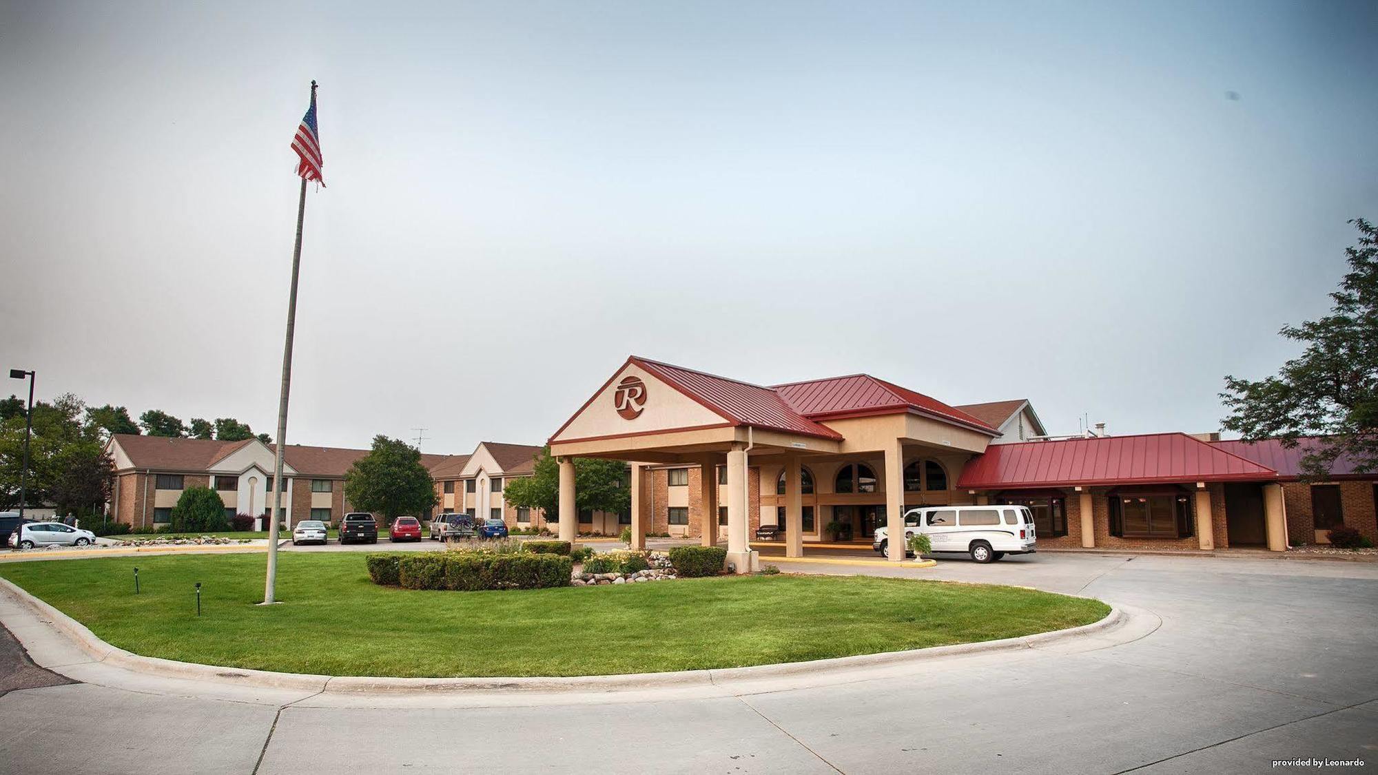 Best Western Plus Ramkota Hotel Sioux Falls Exterior photo